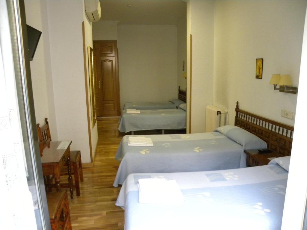 Hostal Biarritz Madrid Oda fotoğraf